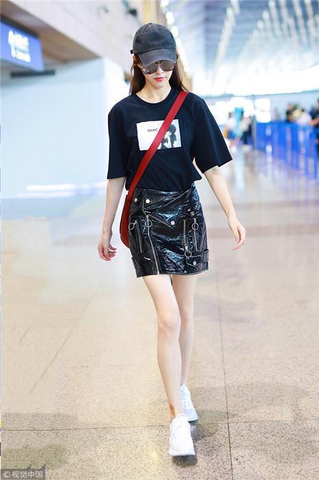 黑t恤吃瓜,揭秘娱乐圈幕后风云