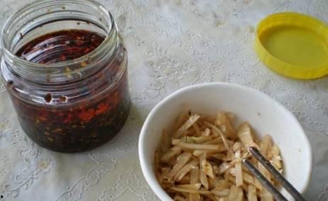 咸菜黑瓜罐头怎么吃,家常美味新尝试