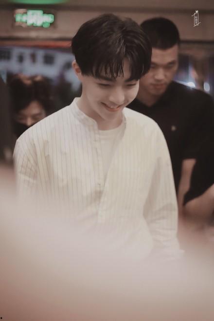 沈月陈立农今日吃瓜,吃瓜群众热议不已！