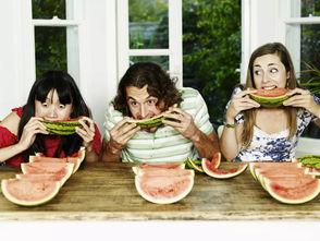 全家带凳子吃瓜 真千金爆料,真千金爆料背后的惊人真相