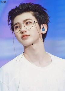 眼镜明星网红打卡点,明星同款眼镜潮流盘点