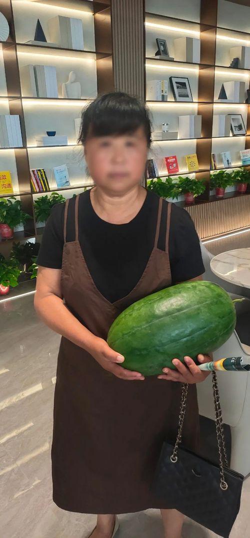 今日吃瓜热门大瓜在线,吃瓜群众聚焦惊天大瓜，揭秘幕后真相！