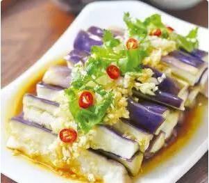 黑茄瓜可以凉拌吗怎么吃,夏日清爽凉拌菜的制作技巧