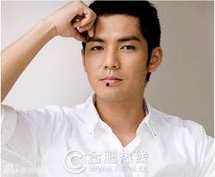 男明星网红出道照片,揭秘男星出道前的蜕变之路